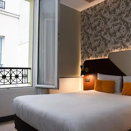 Kyriad 10 - Canal Saint Martin - République Hotel 3*