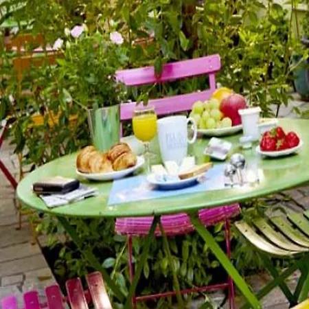 Kyriad 10 - Canal Saint Martin - Republique 3*