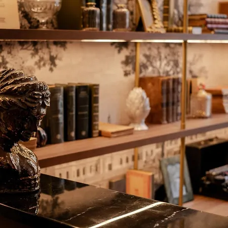 Kyriad 10 - Canal Saint Martin - Republique Hotel