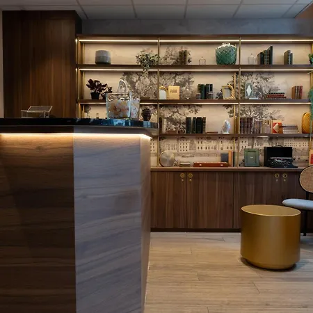 Hotel Kyriad 10 - Canal Saint Martin - Republique