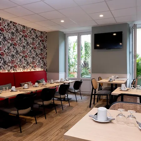 Kyriad 10 - Canal Saint Martin - Republique Hotel Paris