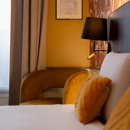 Kyriad 10 - Canal Saint Martin - Republique Hotel