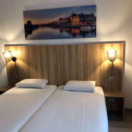 Kyriad 10 - Canal Saint Martin - Republique Paris