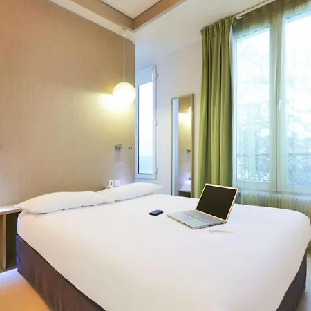 Kyriad 10 - Canal Saint Martin - Republique Paris