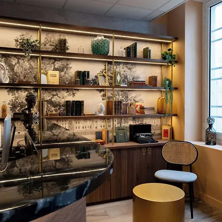 Kyriad 10 - Canal Saint Martin - Republique Paris