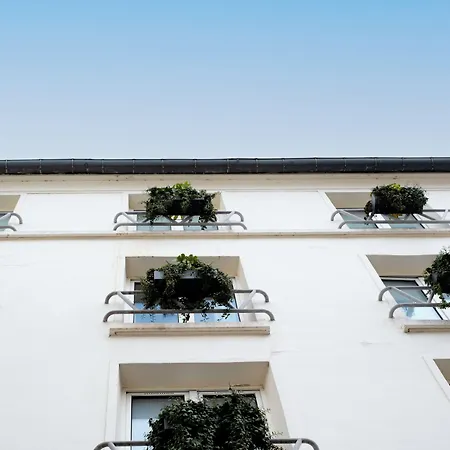 Kyriad 10 - Canal Saint Martin - Republique