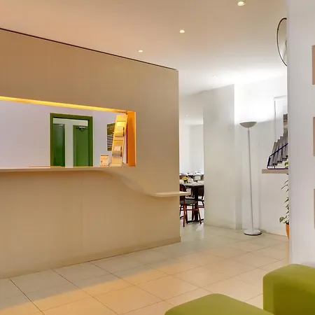 Hotel Kyriad 10 - Canal Saint Martin - Republique Paris