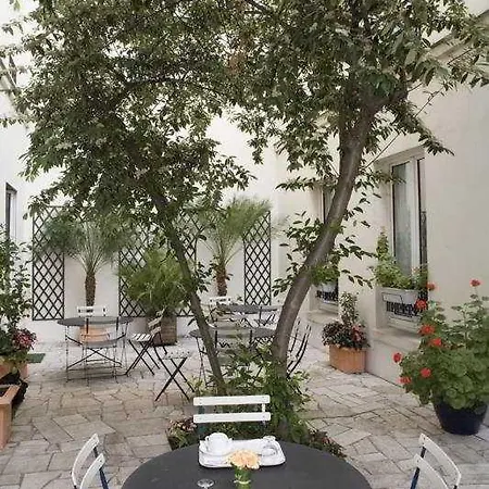 Hotell Kyriad 10 - Canal Saint Martin - Republique