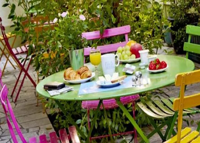 Kyriad 10 - Canal Saint Martin - Republique 3*