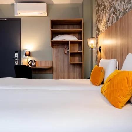 Hotel Kyriad 10 - Canal Saint Martin - République París
